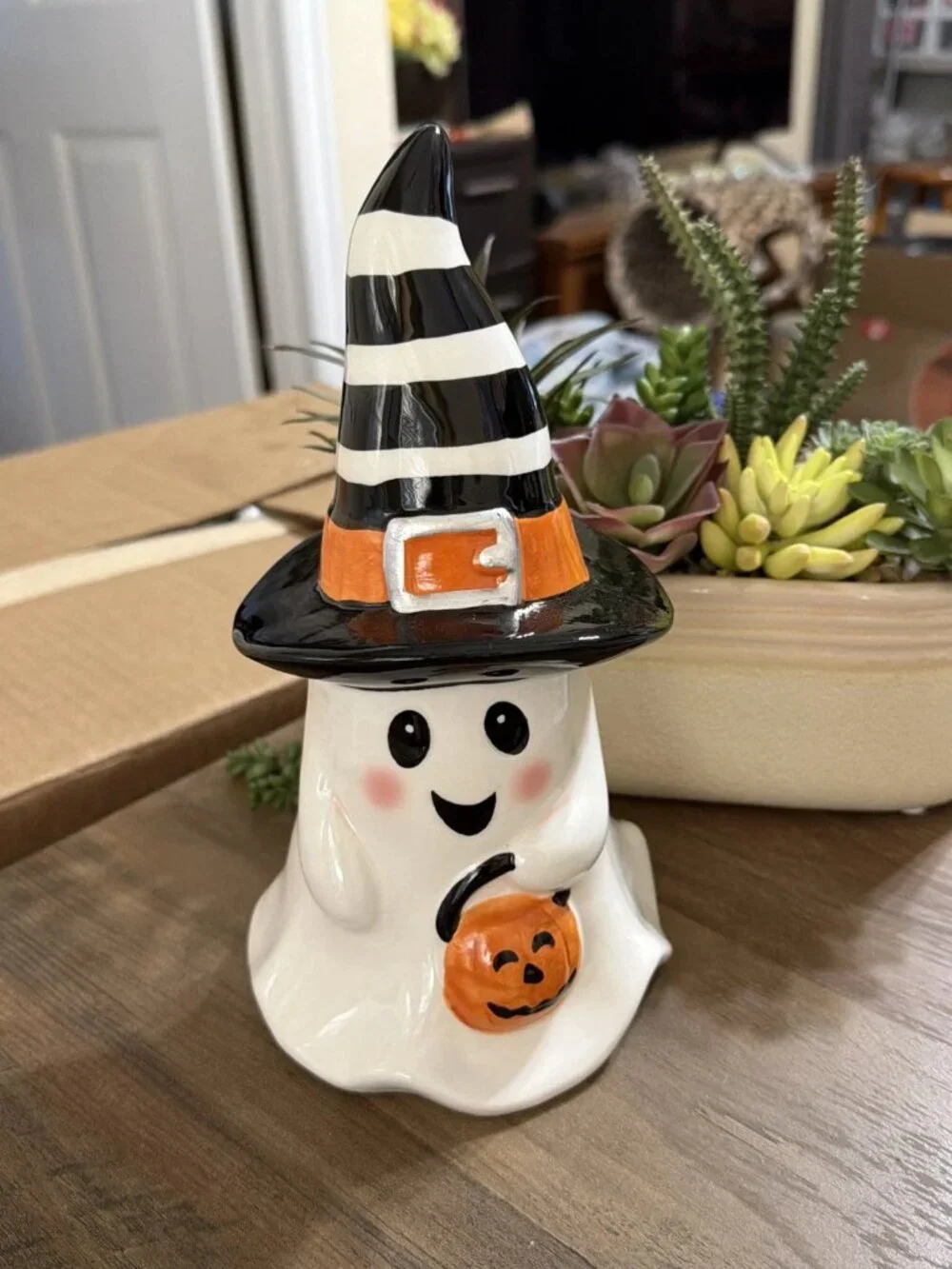 Halloween Ceramic Ghost Wearing A Witch Hat & Carrying A Pumpkin Treat Bag - NEW